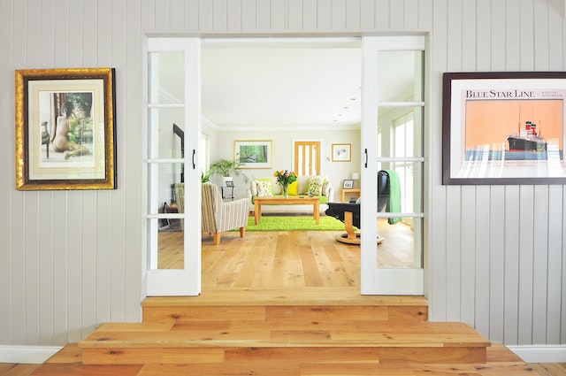 Living room in a neutral color scheme.